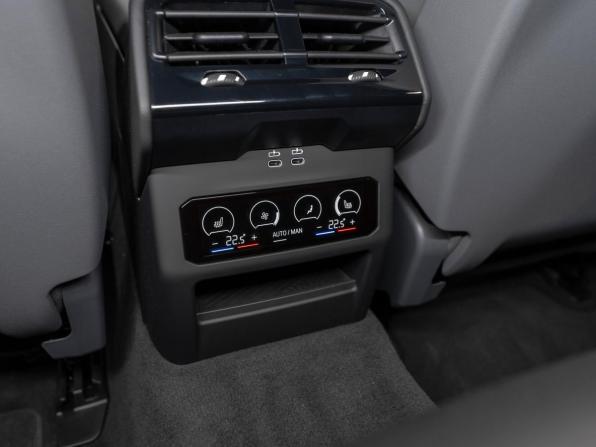 BMW 5 серии VIII (G60/G61/G68) с пробегом 2024 года, цена 8 950 000 рублей, 17793 км, седан, Автокод Объявления