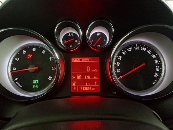 Opel Astra J Рестайлинг с пробегом 2013 года, цена 700 000 рублей, 213897 км, универсал, Автокод Объявления