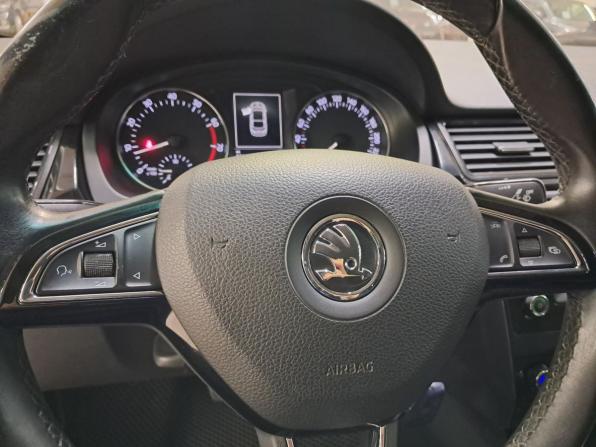 Skoda Rapid I с пробегом 2015 года, цена 955 000 рублей, 168160 км, лифтбек, Автокод Объявления