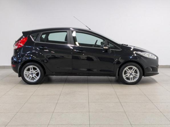Ford Fiesta Mk6 Рестайлинг с пробегом 2016 года, цена 850 000 рублей, 134538 км, хэтчбек, Автокод Объявления