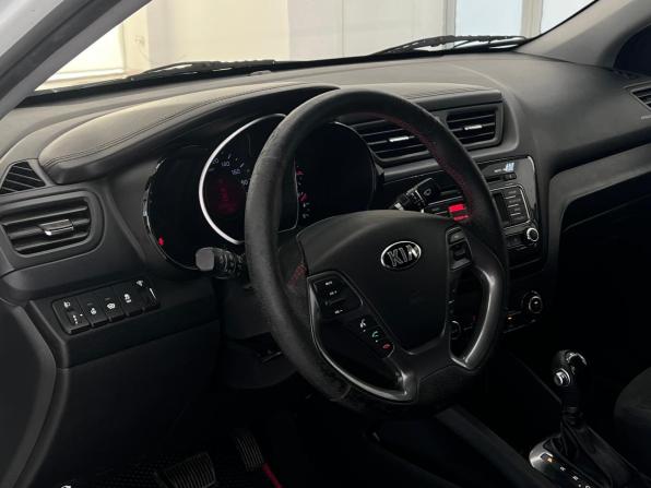 Kia Rio III Рестайлинг с пробегом 2015 года, цена 1 295 000 рублей, 157967 км, седан, Автокод Объявления