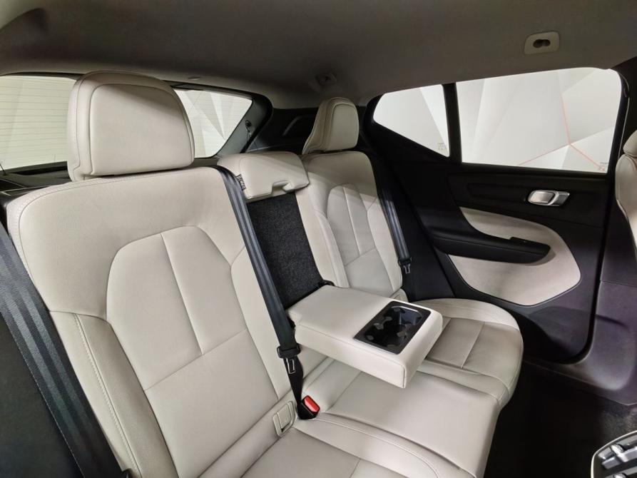Volvo XC40 I Москва  - изображение 17