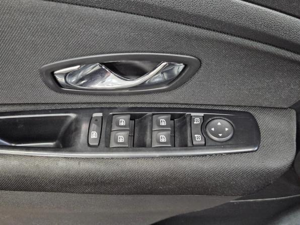 Renault Fluence I Рестайлинг с пробегом 2013 года, цена 725 000 рублей, 116000 км, седан, Автокод Объявления