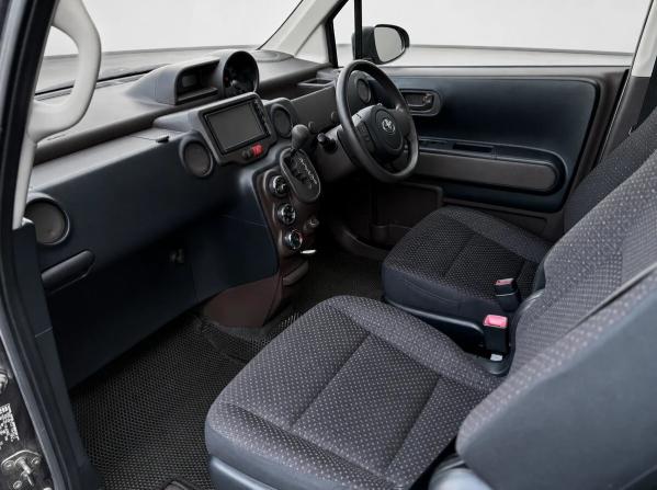 Toyota Spade с пробегом 2015 года, цена 889 000 рублей, 104650 км, минивэн, Автокод Объявления