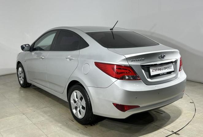 Hyundai Solaris I Рестайлинг с пробегом 2016 года, цена 900 000 рублей, 155345 км, седан, Автокод Объявления