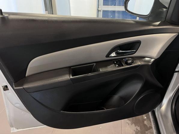 Chevrolet Cruze I с пробегом 2012 года, цена 626 000 рублей, 240840 км, хэтчбек, Автокод Объявления