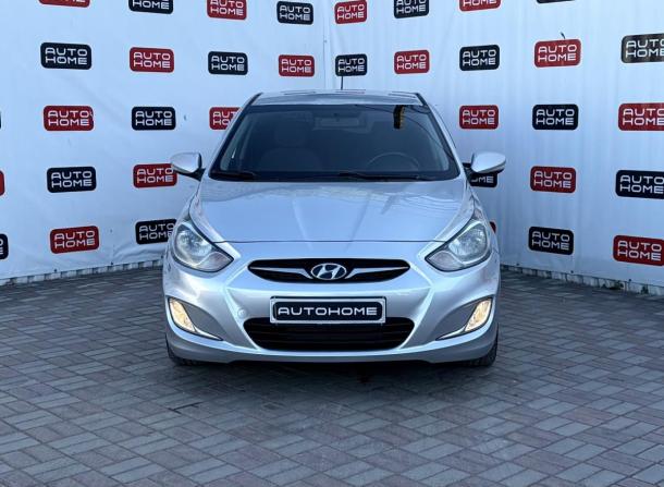 Hyundai Solaris I с пробегом 2012 года, цена 649 990 рублей, 132233 км, хэтчбек, Автокод Объявления