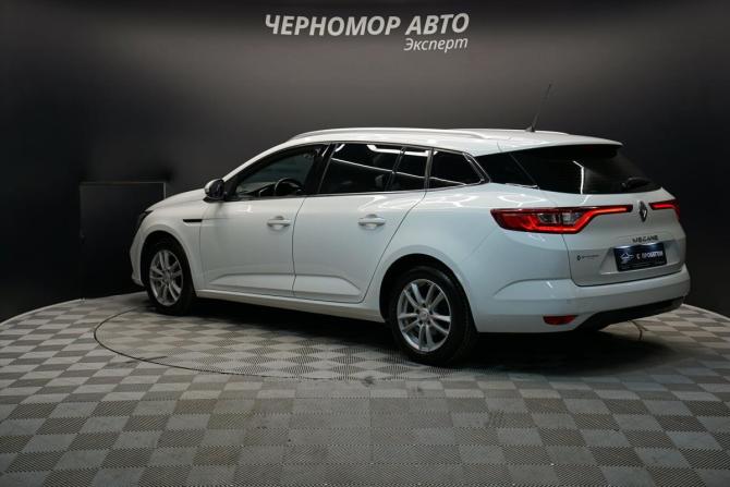 Renault Megane IV с пробегом 2018 года, цена 1 555 000 рублей, 156000 км, универсал, Автокод Объявления