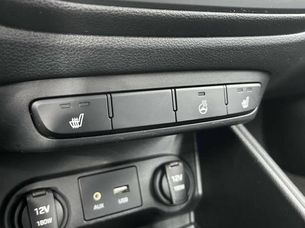 Hyundai Solaris II с пробегом 2017 года, цена 945 000 рублей, 172314 км, седан, Автокод Объявления