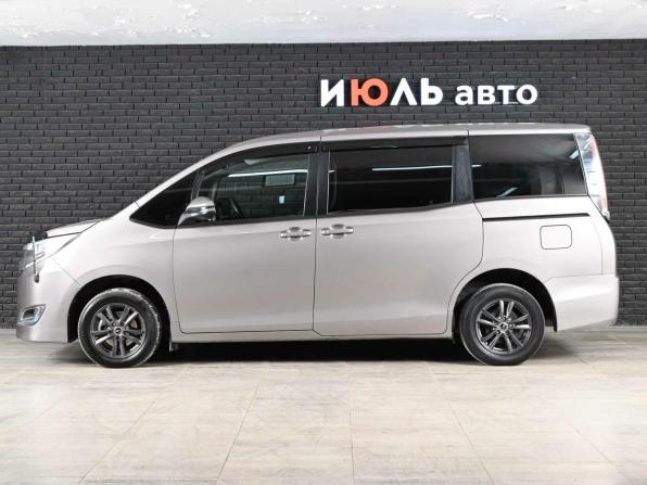 Toyota Noah III (R80) Рестайлинг с пробегом 2018 года, цена 2 468 000 рублей, 128085 км, минивэн, Автокод Объявления