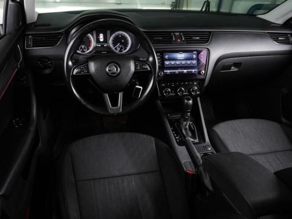 Skoda Octavia III (A7) Рестайлинг с пробегом 2017 года, цена 1 699 000 рублей, 161566 км, лифтбек, Автокод Объявления