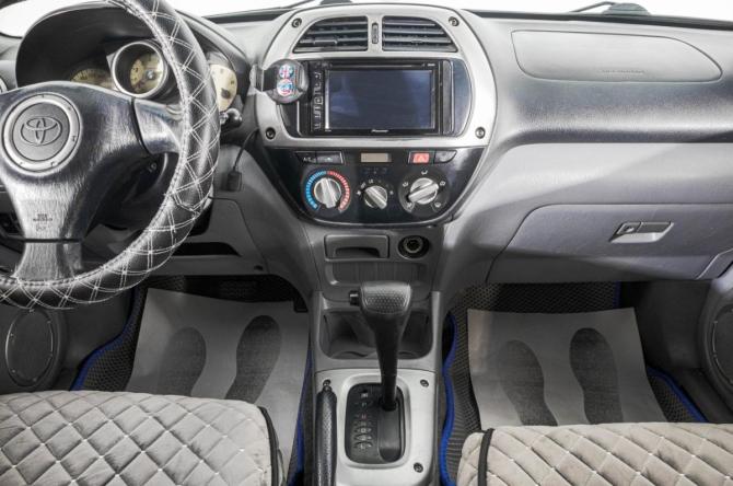 Toyota RAV4 II (XA20) с пробегом 2000 года, цена 649 000 рублей, 220000 км, внедорожник, Автокод Объявления