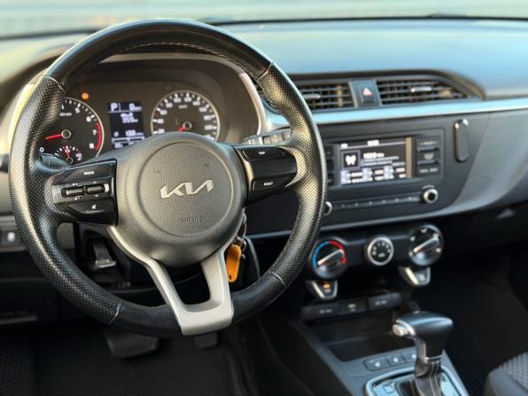 Kia Rio IV Рестайлинг с пробегом 2021 года, цена 1 700 000 рублей, 56145 км, хэтчбек, Автокод Объявления