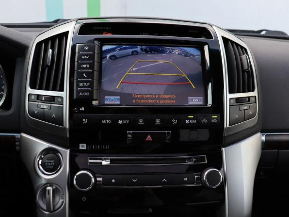 Toyota Land Cruiser 200 Series Рестайлинг 1 с пробегом 2015 года, цена 3 390 000 рублей, 171177 км, внедорожник, Автокод Объявления