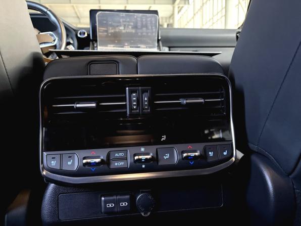 Toyota Land Cruiser 300 Series с пробегом 2021 года, цена 10 600 000 рублей, 58328 км, внедорожник, Автокод Объявления