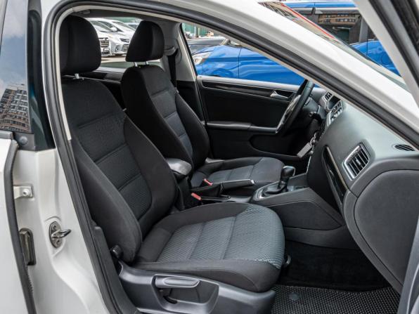 Volkswagen Jetta VI с пробегом 2013 года, цена 1 095 000 рублей, 183541 км, седан, Автокод Объявления