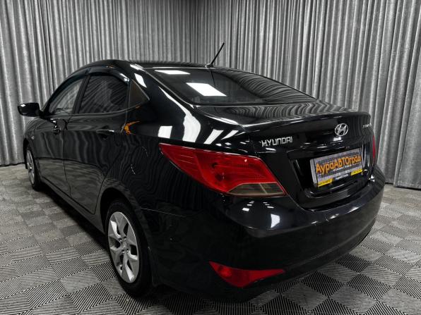 Hyundai Solaris I Рестайлинг с пробегом 2014 года, цена 800 000 рублей, 273982 км, седан, Автокод Объявления