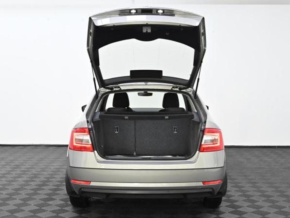 Skoda Octavia III (A7) Рестайлинг с пробегом 2018 года, цена 1 299 000 рублей, 95000 км, лифтбек, Автокод Объявления