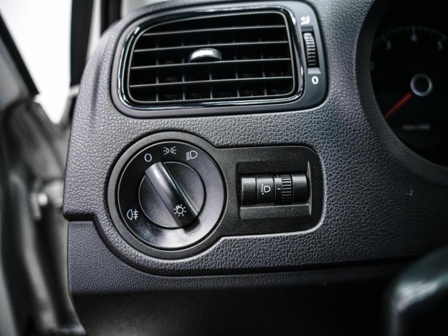 Volkswagen Polo V Красноярск  - изображение 17