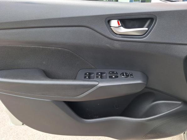 Hyundai Solaris II с пробегом 2019 года, цена 1 390 000 рублей, 130000 км, седан, Автокод Объявления