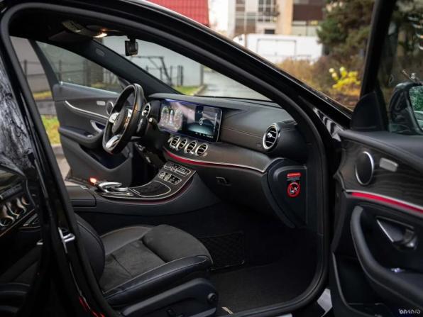 Mercedes-Benz E-Класс V (W213 S213 C238) с пробегом 2018 года, цена 3 811 000 рублей, 51020 км, седан, Автокод Объявления