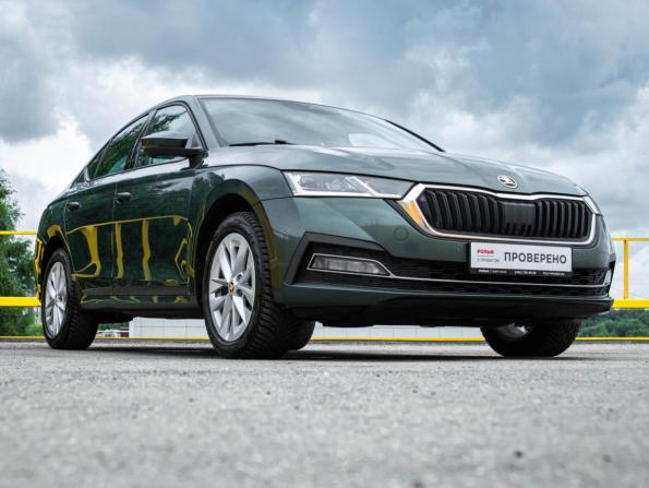 Skoda Octavia IV (A8) с пробегом 2022 года, цена 2 799 000 рублей, 98366 км, лифтбек, Автокод Объявления