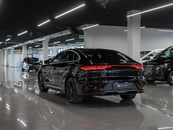 BYD Han I Рестайлинг с пробегом 2024 года, цена 3 900 000 рублей, 45 км, седан, Автокод Объявления