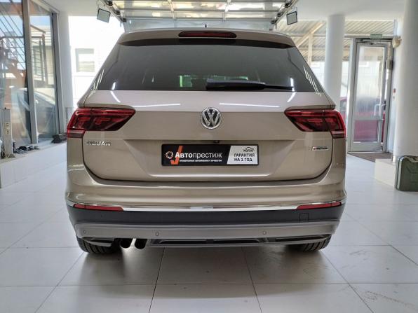 Volkswagen Tiguan II с пробегом 2018 года, цена 2 500 000 рублей, 138800 км, внедорожник, Автокод Объявления