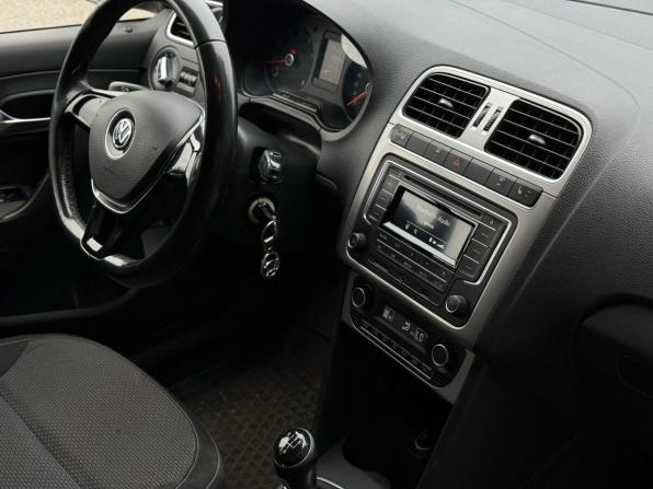 Volkswagen Polo V Рестайлинг с пробегом 2016 года, цена 1 049 000 рублей, 126910 км, седан, Автокод Объявления