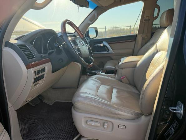 Toyota Land Cruiser 200 Series Рестайлинг 1 с пробегом 2012 года, цена 2 790 000 рублей, 269018 км, внедорожник, Автокод Объявления