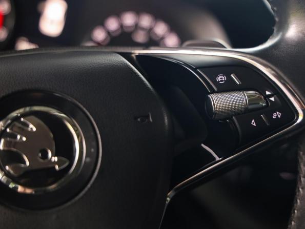 Skoda Octavia IV (A8) с пробегом 2021 года, цена 2 050 000 рублей, 79711 км, лифтбек, Автокод Объявления
