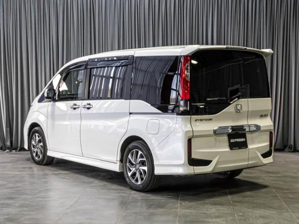 Honda Stepwgn V с пробегом 2016 года, цена 1 849 000 рублей, 152036 км, минивэн, Автокод Объявления