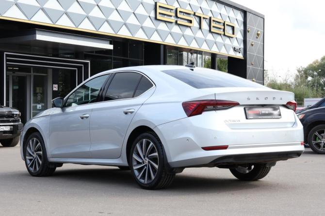 Skoda Octavia IV (A8) с пробегом 2020 года, цена 2 380 000 рублей, 63623 км, лифтбек, Автокод Объявления