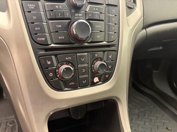 Opel Astra J с пробегом 2010 года, цена 715 000 рублей, 330790 км, хэтчбек, Автокод Объявления