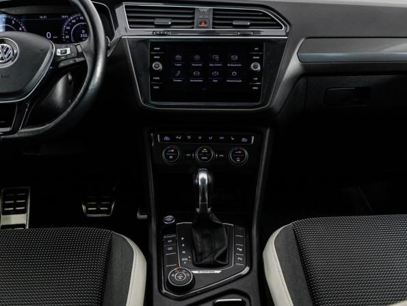 Volkswagen Tiguan II с пробегом 2018 года, цена 2 099 000 рублей, 223643 км, внедорожник, Автокод Объявления