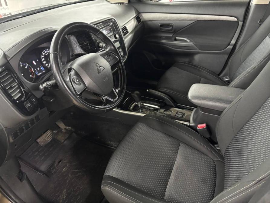 Mitsubishi Outlander III Рестайлинг 2 Санкт-Петербург  - изображение 10