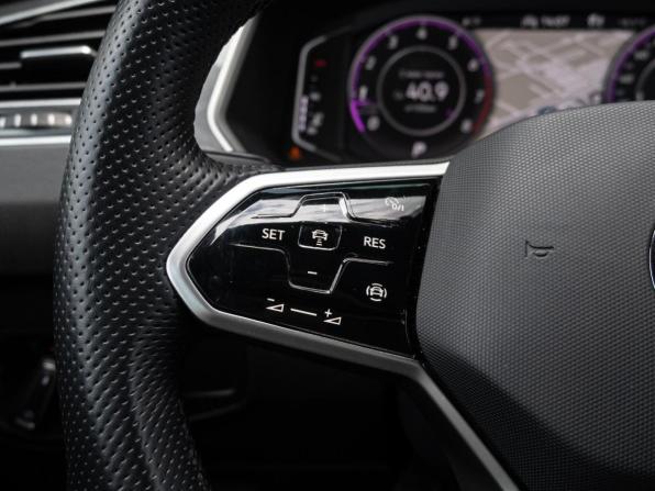 Volkswagen Tiguan II Рестайлинг с пробегом 2021 года, цена 3 650 000 рублей, 37160 км, внедорожник, Автокод Объявления