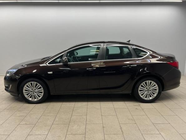 Opel Astra J Рестайлинг с пробегом 2013 года, цена 990 000 рублей, 120000 км, седан, Автокод Объявления