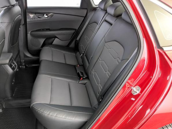 Kia Cerato IV Рестайлинг с пробегом 2021 года, цена 2 425 000 рублей, 48655 км, седан, Автокод Объявления