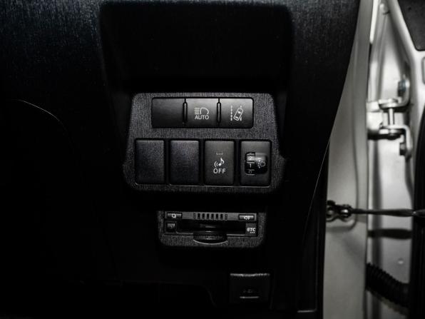 Toyota Prius Alpha I (ZVW40/41) Рестайлинг с пробегом 2019 года, цена 1 560 000 рублей, 142700 км, универсал, Автокод Объявления