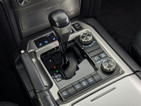 Toyota Land Cruiser 200 Series Рестайлинг 2 с пробегом 2016 года, цена 5 500 000 рублей, 185939 км, внедорожник, Автокод Объявления