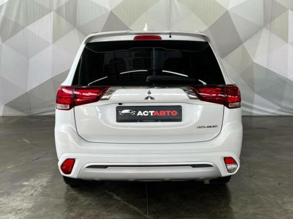 Mitsubishi Outlander III Рестайлинг 3 с пробегом 2022 года, цена 2 500 000 рублей, 59257 км, внедорожник, Автокод Объявления
