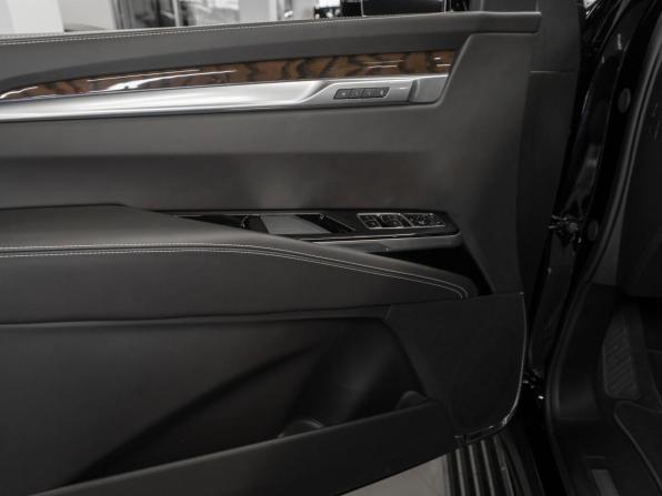 Cadillac Escalade V Рестайлинг с пробегом 2025 года, цена 20 700 000 рублей, 400 км, внедорожник, Автокод Объявления
