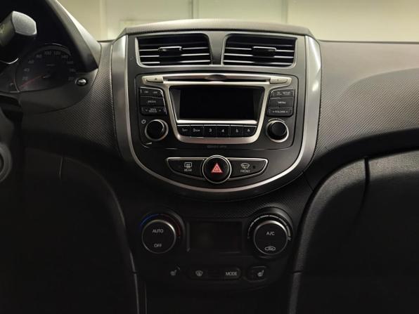 Hyundai Solaris I Рестайлинг с пробегом 2016 года, цена 810 000 рублей, 230251 км, седан, Автокод Объявления