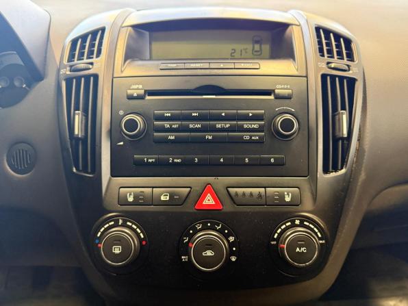 Kia Ceed I с пробегом 2008 года, цена 599 000 рублей, 211000 км, хэтчбек, Автокод Объявления