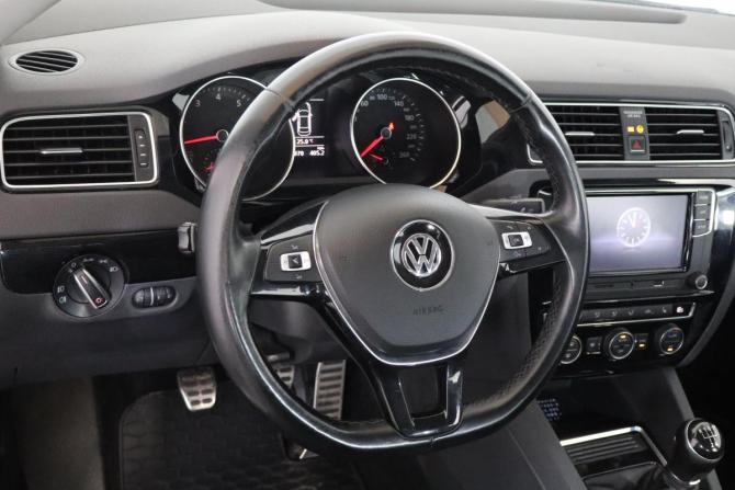 Volkswagen Jetta VI Рестайлинг с пробегом 2018 года, цена 1 399 000 рублей, 124000 км, седан, Автокод Объявления