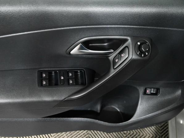 Volkswagen Polo V Рестайлинг с пробегом 2018 года, цена 850 000 рублей, 238509 км, седан, Автокод Объявления
