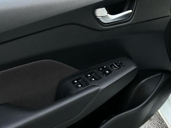 Hyundai Solaris II с пробегом 2017 года, цена 1 449 000 рублей, 96029 км, седан, Автокод Объявления