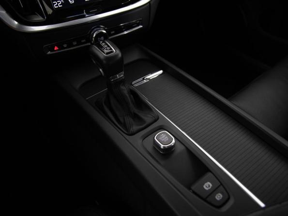 Volvo V60 II с пробегом 2019 года, цена 2 199 000 рублей, 199658 км, универсал, Автокод Объявления