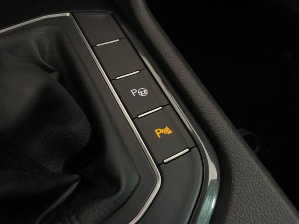 Volkswagen Tiguan II с пробегом 2019 года, цена 2 488 000 рублей, 117887 км, внедорожник, Автокод Объявления